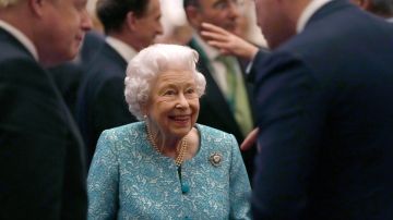 La reina Isabel II del Reino Unido quedó "exhausta" tras contagiarse de covid a finales de febrero