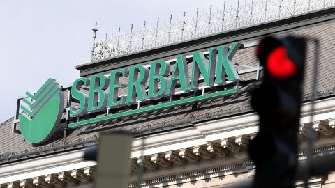 Reino Unido congeló los activos del banco ruso Sberbank.