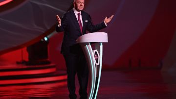 Gianni Infantino durante su discurso de presentación en el sorteo de Qatar 2022.