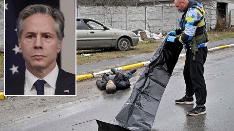 El secretario Blinken habló de la reagrupación militar rusa, al tiemp de reportes de una masacre de civiles en Bucha.