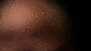 Karim Benzema celebra su tercer gol de la noche ante Chelsea.