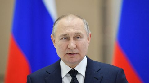 Putin quiere "redactar un documento" antes de reunirse con Zelensky.