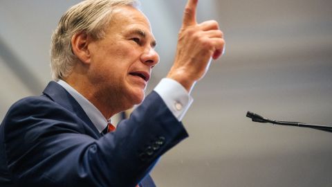 Greg Abbott ha hecho de la seguridad fronteriza el tema principal de su campaña.