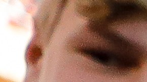 Jerry Jones, dueño de Dallas Cowboys, firmando autógrafos antes de un encuentro ante Kansas City Chiefs.