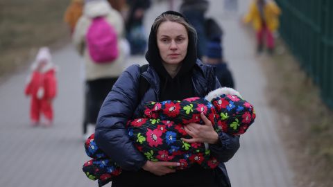 La madre temía que la mataran durante la guerra.