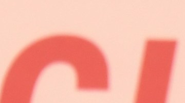 Recientemente Kaley Cuoco vendió una mansión en Hidden Hills