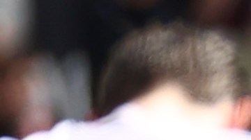 Nikola Vlasic del West Ham llora de manera desconsolada mientras atienden al lesionado Ashley Westwood.