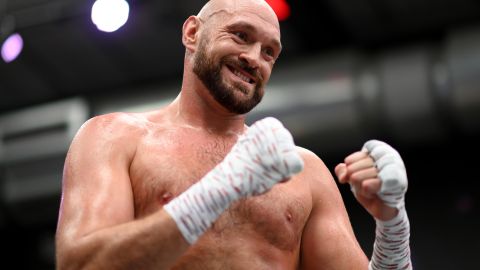 Dillian White posa en medio de las promociones para la pelea ante Tyson Fury.