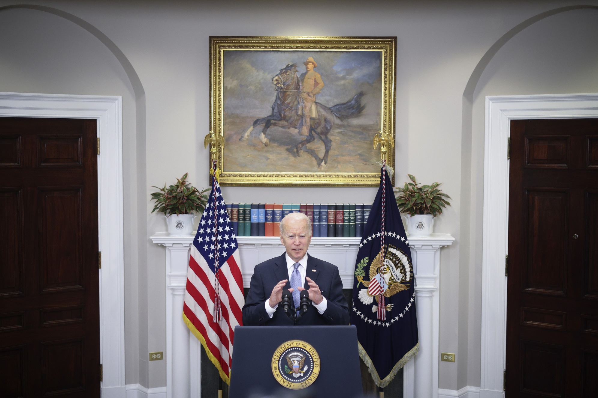 Biden Aprueba $800 Millones Más En Ayuda Militar Para Ucrania - El ...