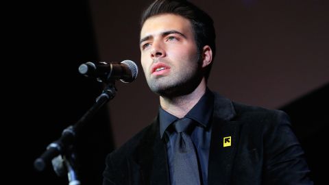 JenCarlos Canela.