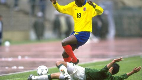 Freddy Rincón durante un encuentro ante Bolivia en 1996.