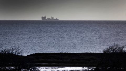 El barco AKT 1 fue detenido por la guardia costera española.