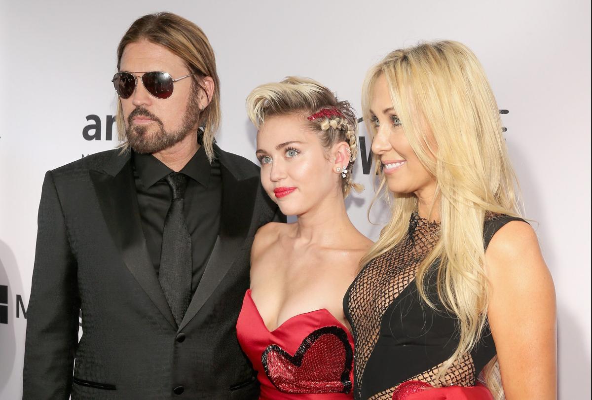 Miley Cyrus está feliz por la separación de sus padres - El Diario NY