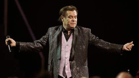 Juan Gabriel.