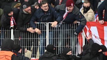 Director de portivo del Bayern Múnich recibió amenazas por parte de hinchas radicales