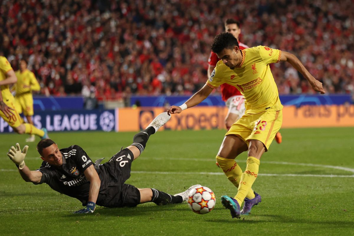 Díaz marcó su primer gol en la Champions con la camiseta del Liverpool, ya lo había logrado con el Porto. 