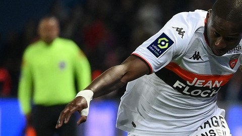 FBL-FRA-LIGUE1-PSG-LORIENT