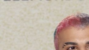 Rauw Alejandro se hace un tatuaje con el nombre de Rosalía en el abdomen.