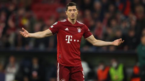 Oliver Kahn afirma que Robert Lewandowski no se irá al Barcelona