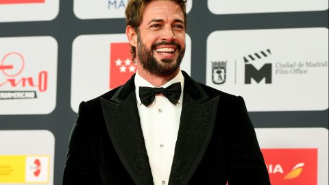 El actor cubano William Levy a su llegada a la ceremonia de entrega de los Premios Platino del Cine y el Audiovisual Iberoamericano