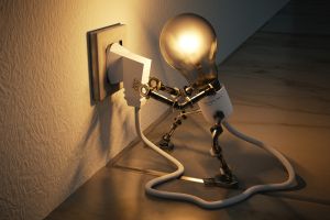 Los "dispositivos vampiro" roban tu electricidad (y tu dinero); por eso debes desconectarlos