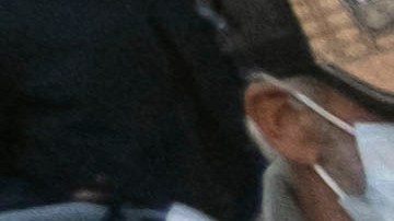 FOTOS: Al menos 79 migrantes fueron hallados hacinados en un hotel en el centro de México