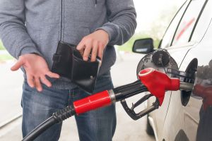 Biden autorizará el uso de ethanol como combustible, una medida de emergencia ante la subida del precio de la gasolina