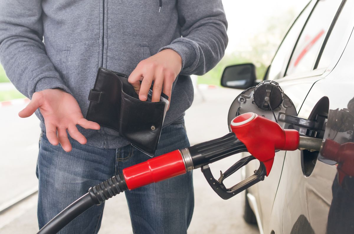 4 formas en que la gente común combate los altos precios de la gasolina