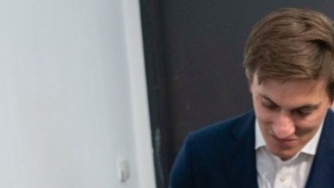 El príncipe Carlos respalda las máscaras faciales para las vacas.