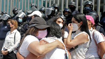 Feministas exigen justicia por asesinato de activista en centro de México