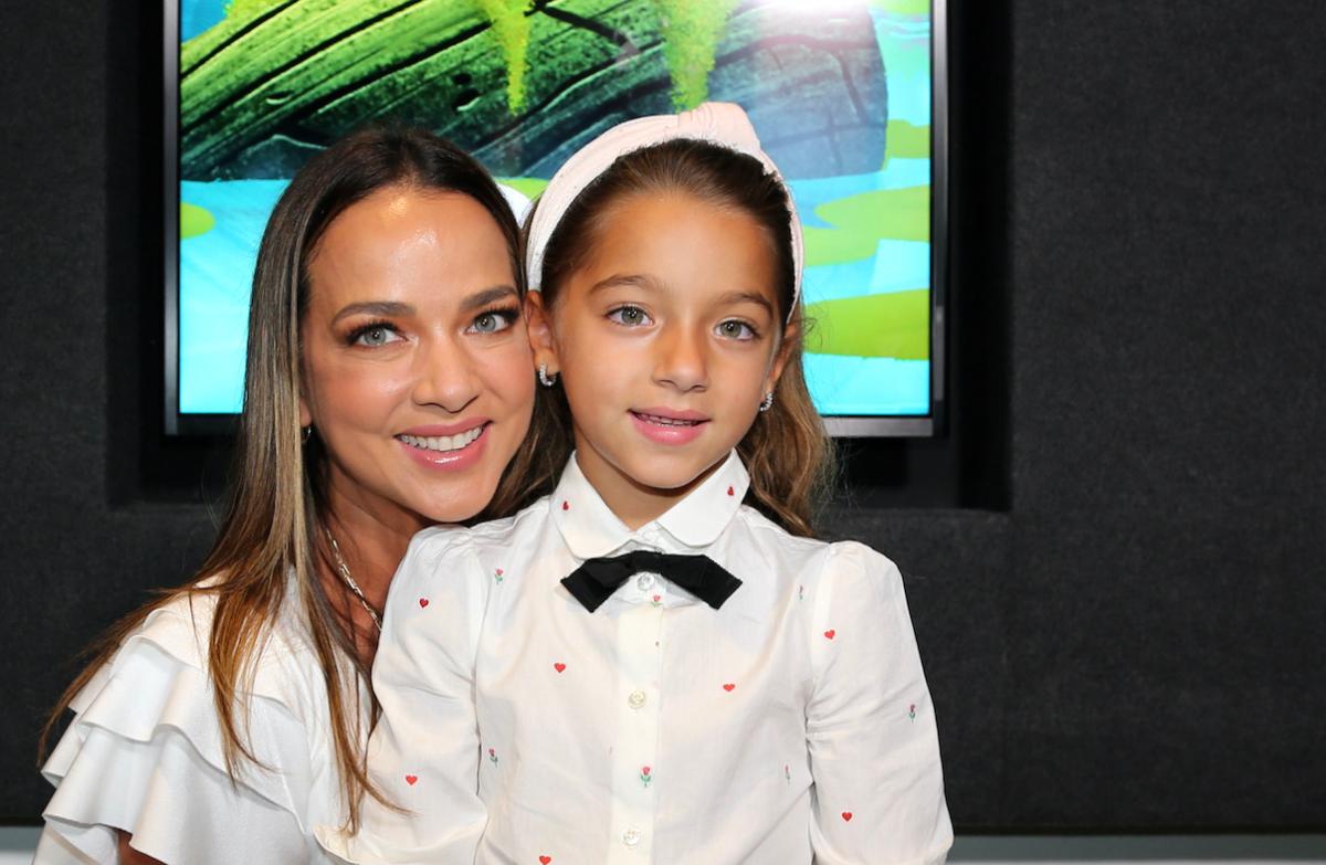 Adamari López rompió en llanto por el conmovedor regalo que le dio su hija por el Día de las Madres - El Diario NY Adamari López rompió en llanto por el conmovedor regalo que le dio su hija por el Día de las Madres - El Diario NY