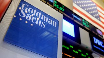 Trabajadores de Goldman Sachs contarán con más días para descansar.