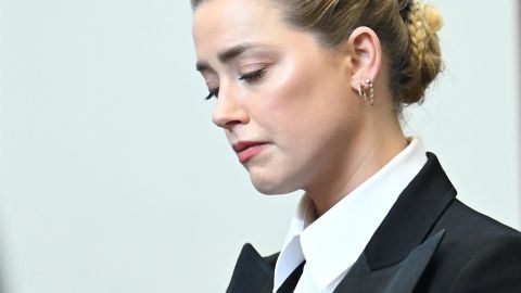 Amber Heard supuestamente sufrió estrés postraumático causado por violencia sexual y física por parte de Johnny Depp.