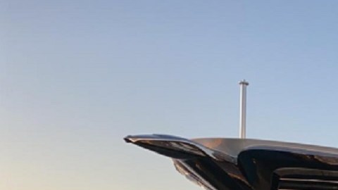 El valor del yate Amadeo se estima en $300 millones de dólares.