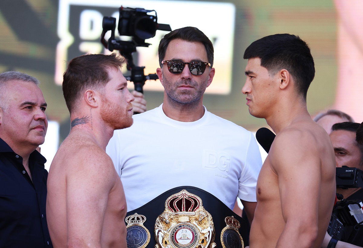 Canelo Álvarez lució un llamativo color rosa en su atuendo para el pesaje  frente a Dmitry Bivol [Video] - El Diario NY