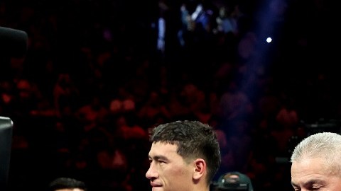 Canelo Alvarez v Dmitry Bivol