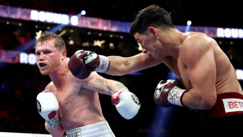 Logan Paul habló de la derrota de Canelo Álvarez conta Dmitry Bivol