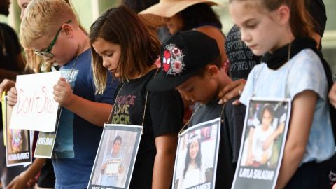 Maestra se hizo la muerta durante la masacre en Uvalde; alumno cuenta que lo hizo para salvarlos