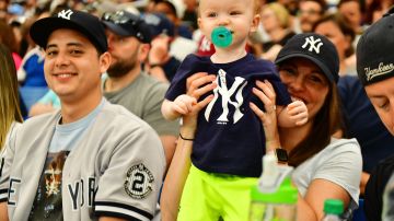 Las madres disfrutaron de su día acompañados de sus hijos en los estadios de MLB.