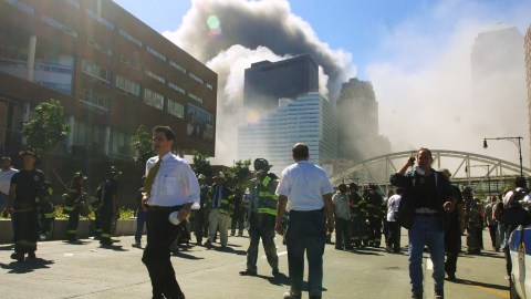 El desplome de las Torres Gemelas dejó el aire muy denso, lleno de polvo, asbesto y  más de 400 tipos de químicos.