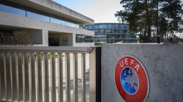 La UEFA decidió premiar al perseverante jugador con una licencia C de entrenador.