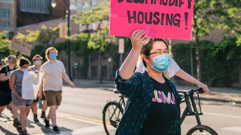 La pandemia de COVID-19 intensificó los problemas de vivienda asequible.