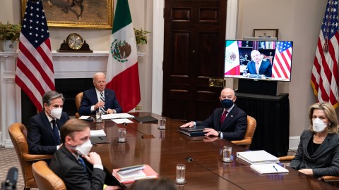 Los presidente Joe Biden y López Obrador tuvieron su primera reunión virtual en agosto del 2021.