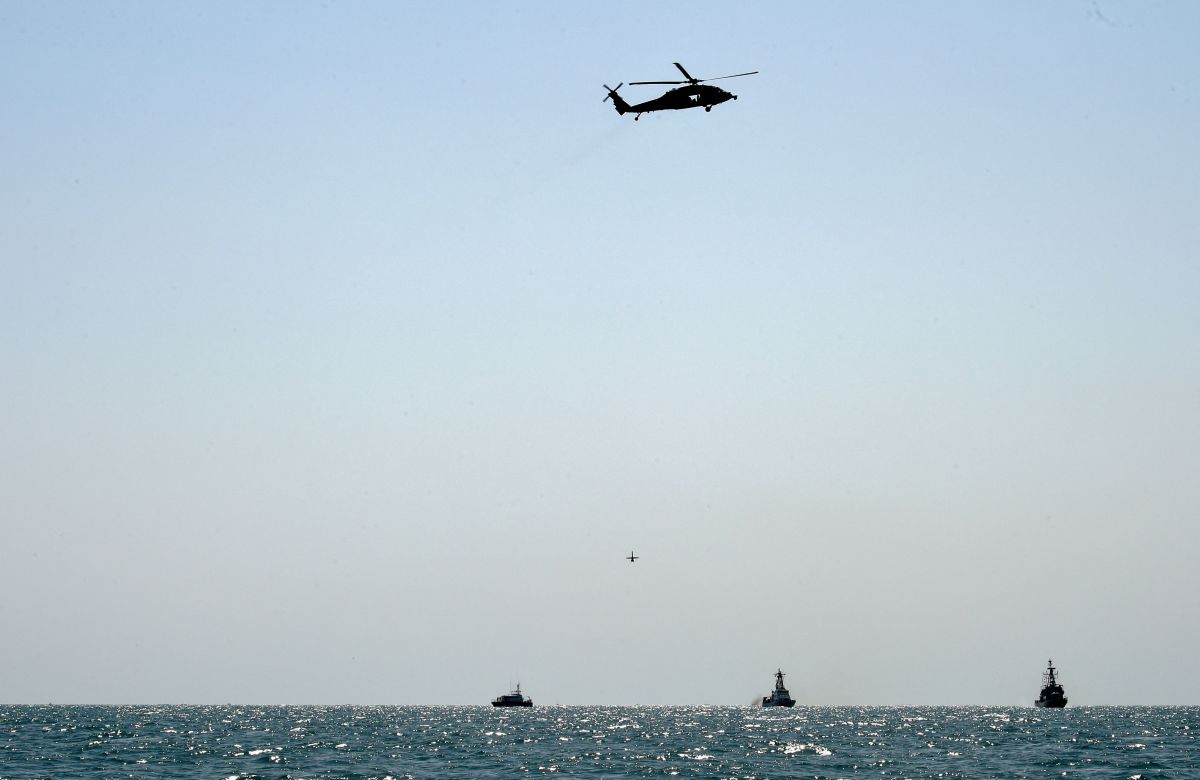 La Guardia Costera envió varios helicópteros MH-60T.