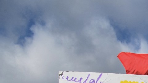 Activistas e inmigrantes presionan al Congreso por una reforma migratoria.