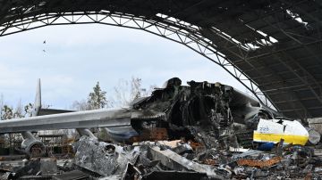 Avión ucraniano destruido al noroeste de Kiev.