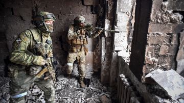 Soldados rusos son grabados en un posible crimen de guerra.