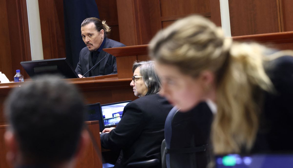El actor Johnny Depp y Amber Heard durante el juicio.