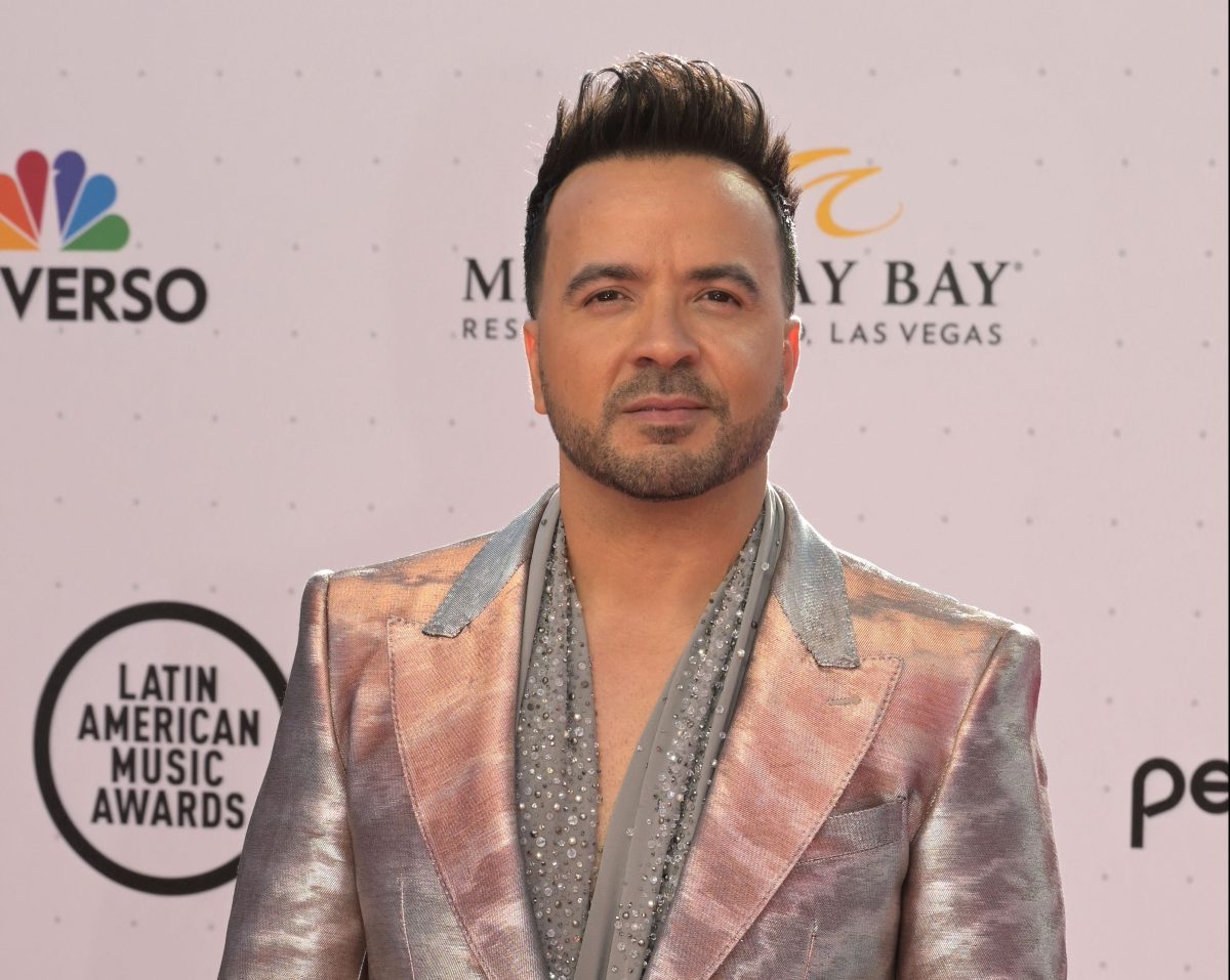 Luis Fonsi Se Presentó Ante Un Público Muy Exigente Para Interpretar Un Cover De Fama Mundial