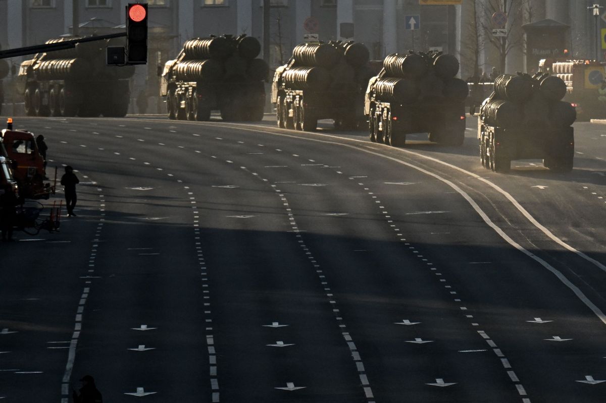 El 4 de mayo, el régimen de Putin organizó un desfile de armamento de distinto poder.